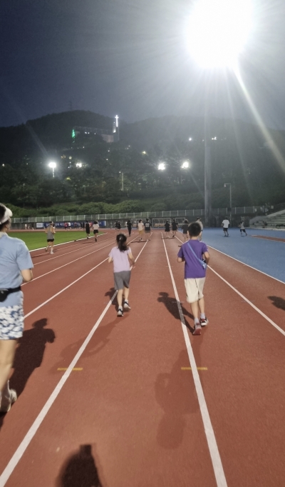 한여름밤 러닝 친구